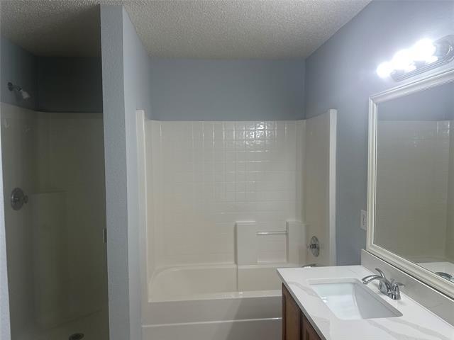 Building Photo - 1744 Hickory Creek Ln