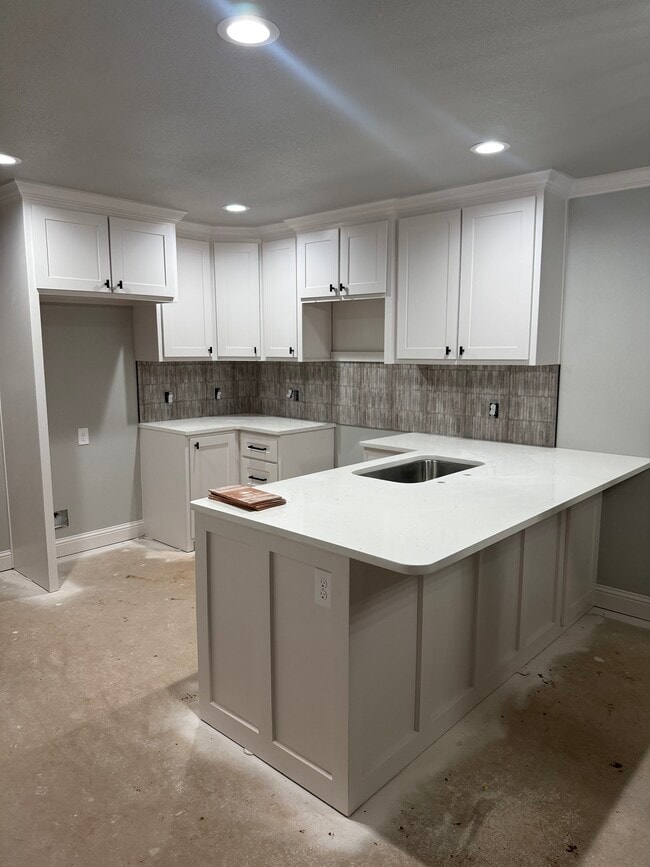 Building Photo - 317 Woodstock Ln