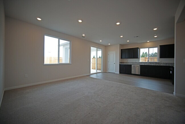 Building Photo - brand-new, never-before-lived-in 3-bedroom, 2-bathroom home with solar!