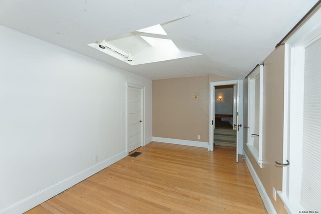 Building Photo - 150 2nd St