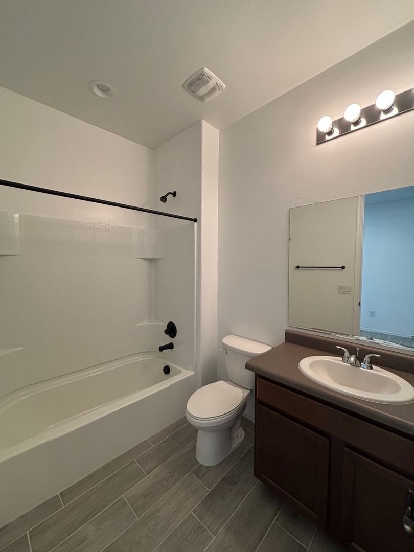 Building Photo - 21334 E Treasure Rd