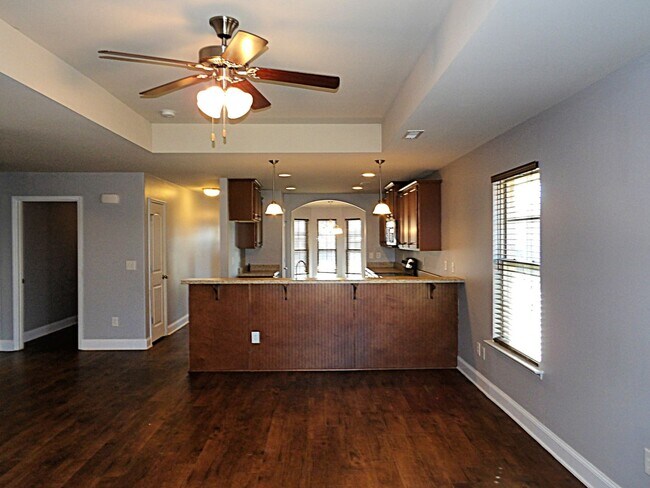 Building Photo - 706 Oak Cove Ln NW