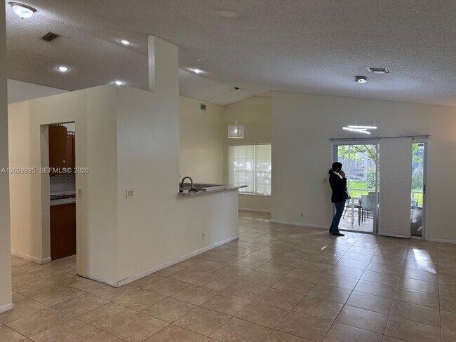 Building Photo - 5470 Pine Cir