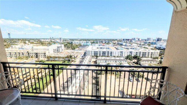 Building Photo - 750 N Tamiami Trl