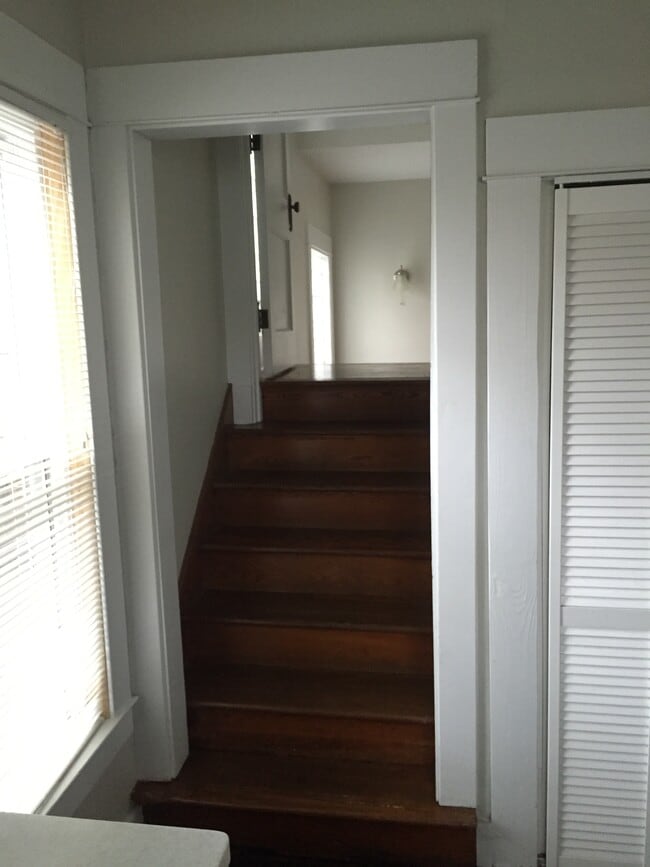 Building Photo - 1919 Plainfield Ave NE