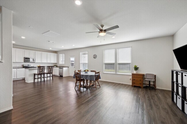 Building Photo - 5514 Downie Draw Ranch Trail