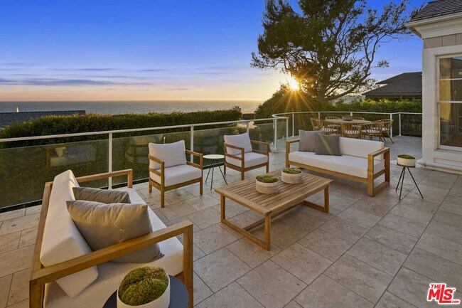 Building Photo - 7335 Birdview Ave