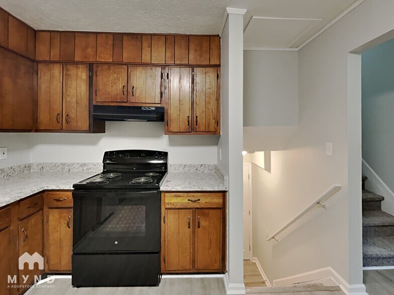 Building Photo - 2050 Sandgate Cir SW