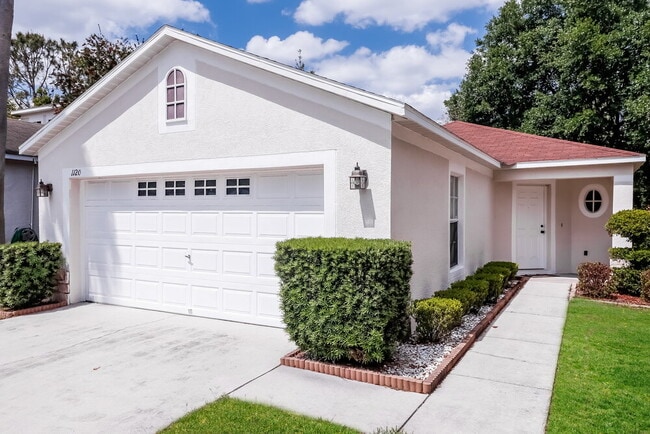 Building Photo - 1120 Lake Shore Ranch Dr