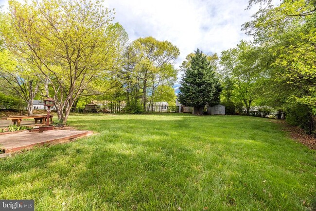 Building Photo - 13868 Racine Ct