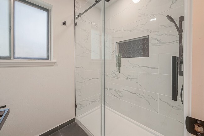 Building Photo - 811 Lemm Ct