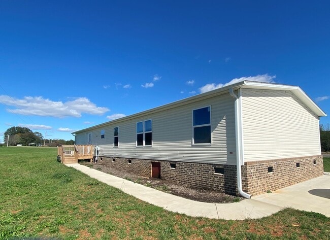 Building Photo - RANCH HOME