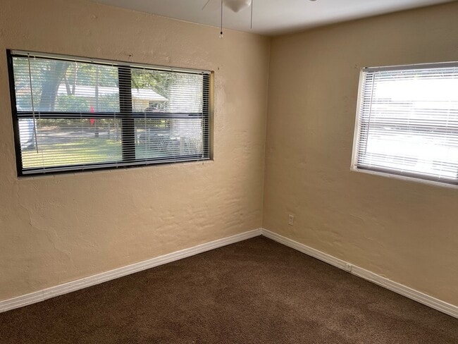 Building Photo - 1522 Myrtle Dr