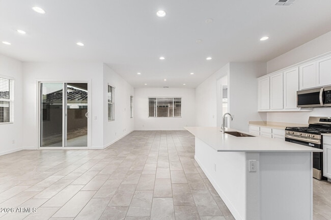 Building Photo - 9646 W Flower St