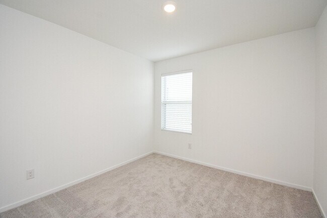 Building Photo - 3045 Fantasy Ter Dr