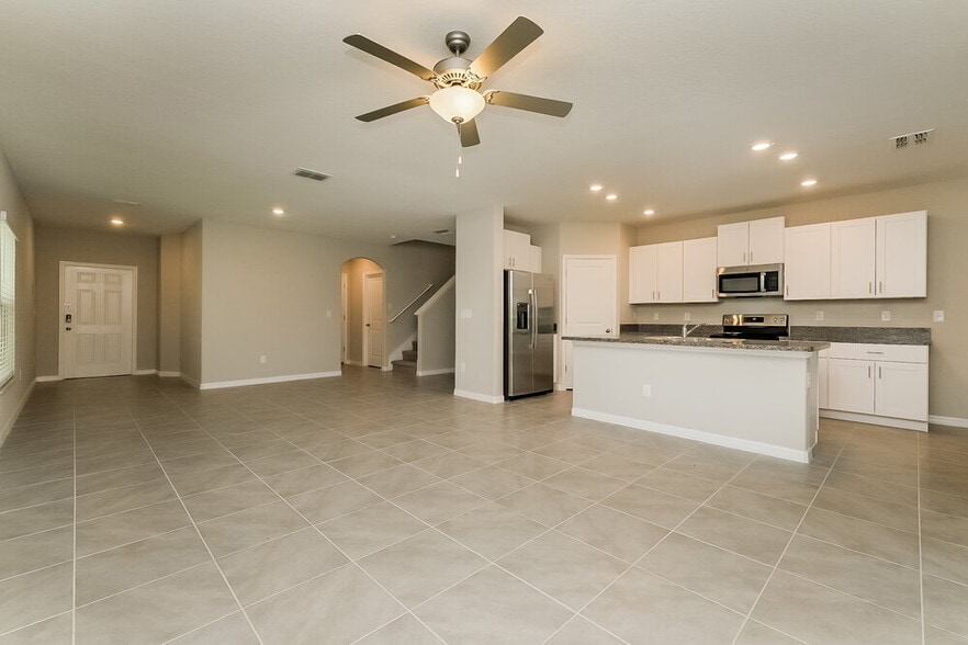 Building Photo - 7303 Spring Snowflake Ave