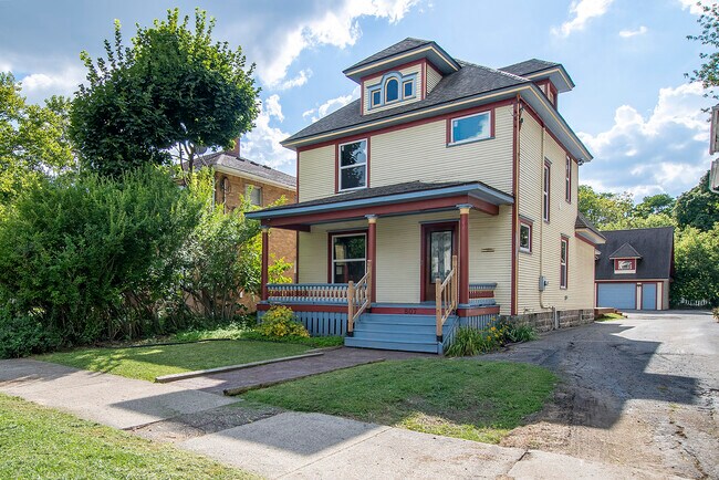 Primary Photo - 807 N Capitol Ave