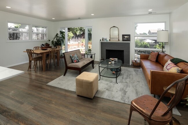 Building Photo - Updated home with spacious yard