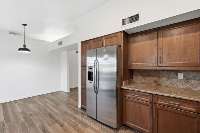 Building Photo - 4 Bed Home in Scottsdale Quarter!!