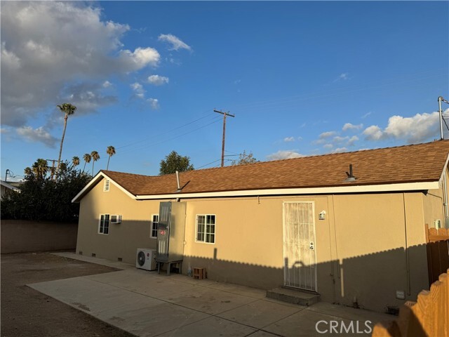 Building Photo - 690 N Perris Blvd