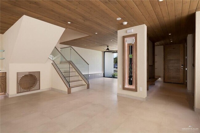 Building Photo - 1416 S 7th Ave