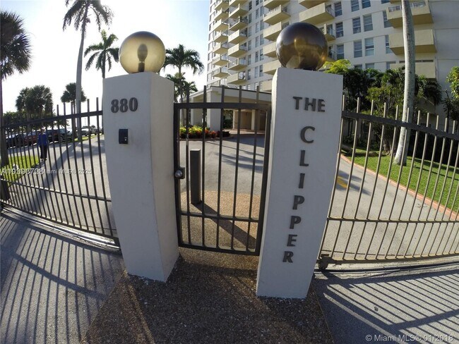 Primary Photo - 880 NE 69th St