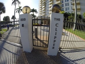 Building Photo - 880 NE 69th St