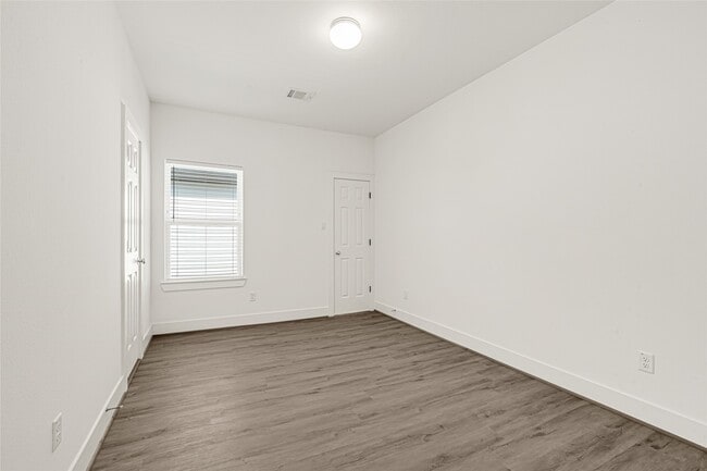 Building Photo - 6405 Leopold Star Ln