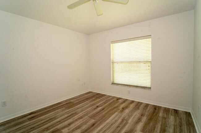 Building Photo - 957 Windward Way
