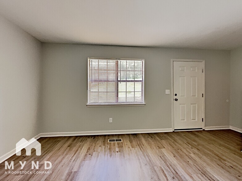 Building Photo - 377 St John Rd NW