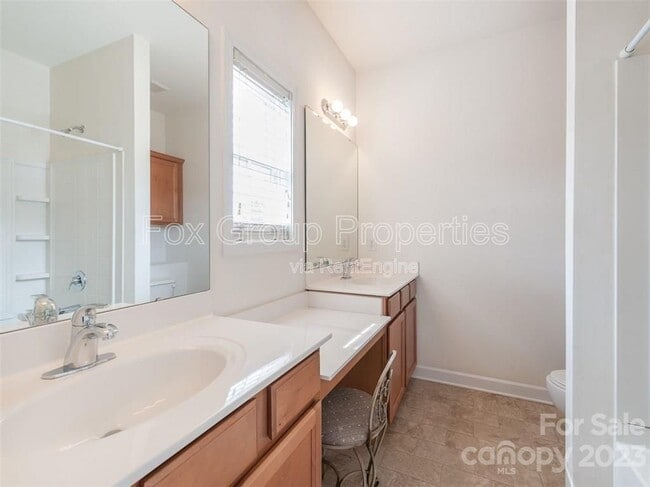 Building Photo - 242 Welton Way