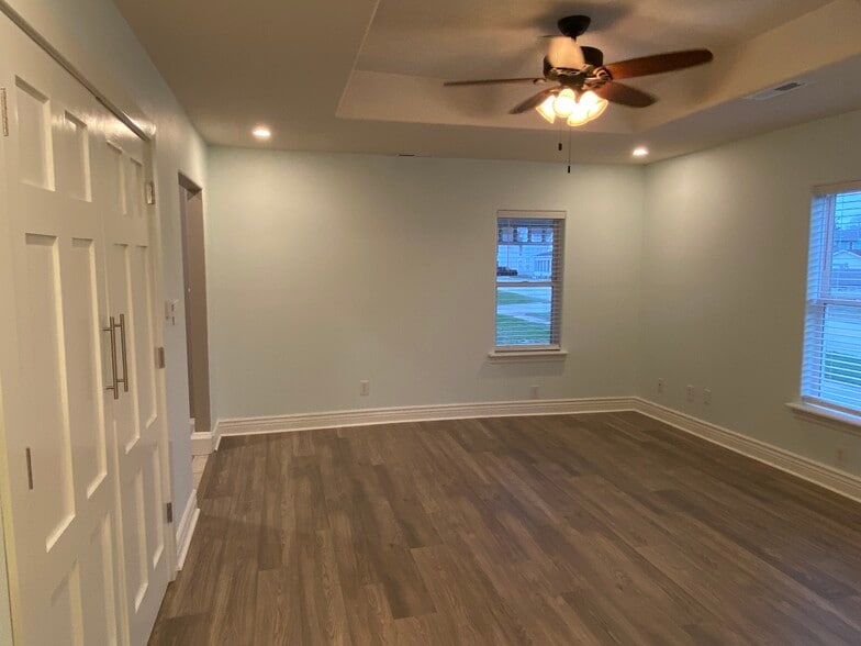 Family Room - 622 Putnam St