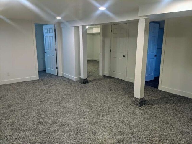 Building Photo - 2 Weeks Rent Free – Spacious 3 Bed / 2 Bath Ogden Home with Finished Basement