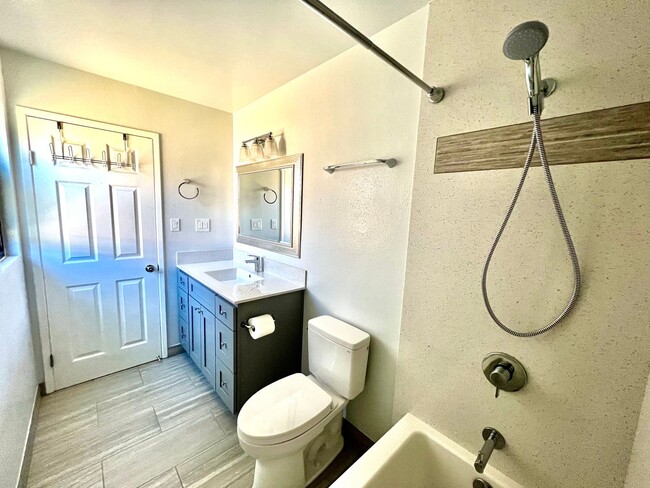 Building Photo - Great Natural light, Treetop Views with 2 Primary Suites plus OFFICE and a 2 car garage, It is li...