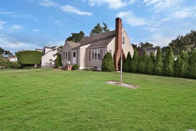 Primary Photo - 16 Lindbergh Ave