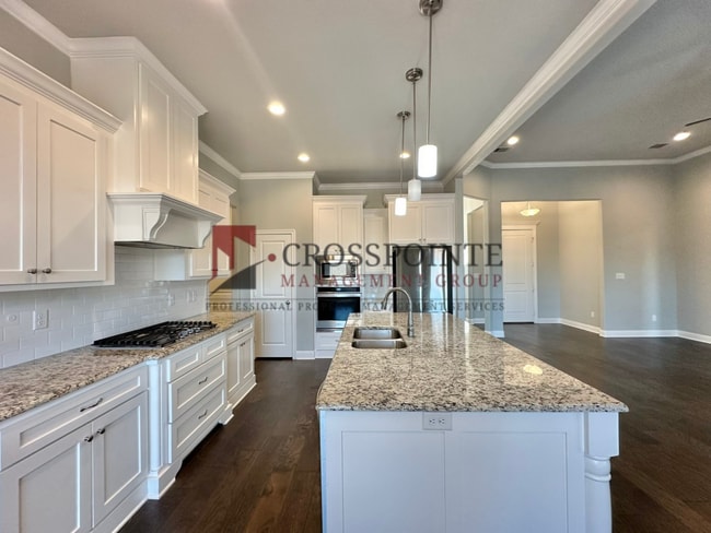 Building Photo - Stunning 3 Bed 2 Bath in South Tyler!