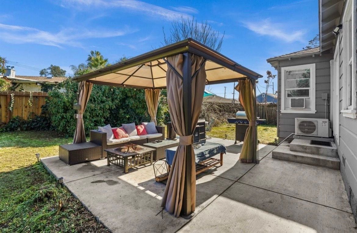 Building Photo - 80 Loma Vista Way