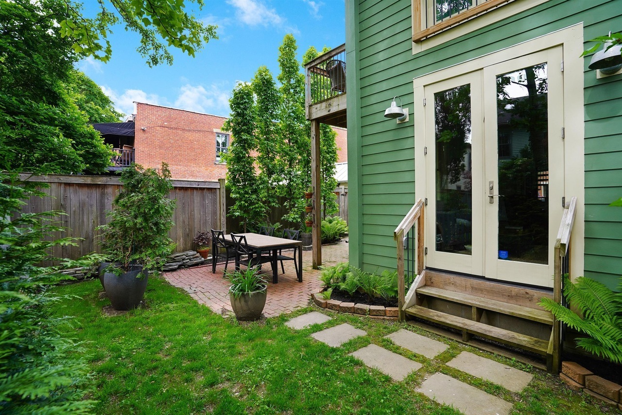 Building Photo - 799 S Lazelle St