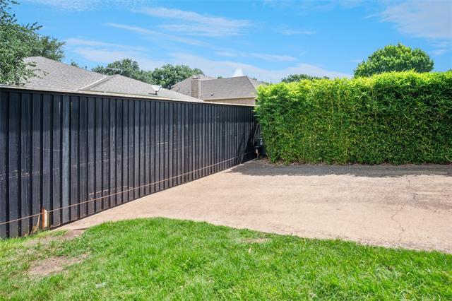 Building Photo - 7605 Queens Garden Dr