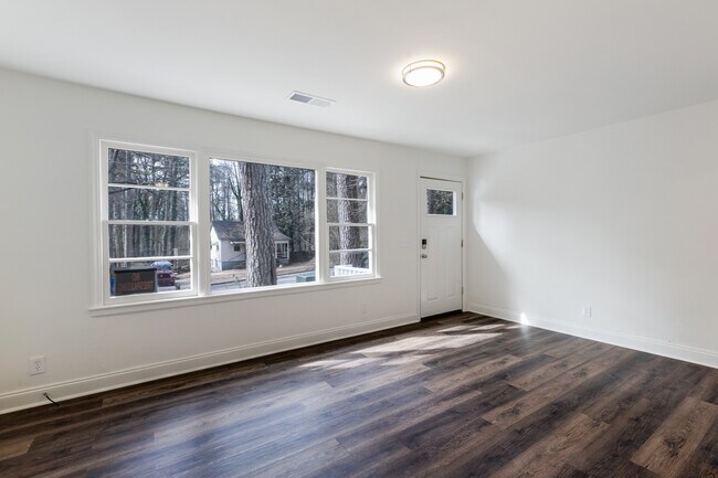 Building Photo - 45 Baker Dr SW