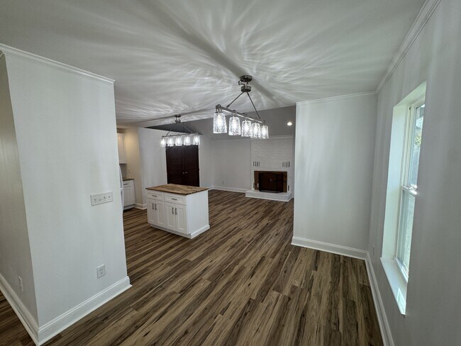 Building Photo - 3895 Azalean Dr