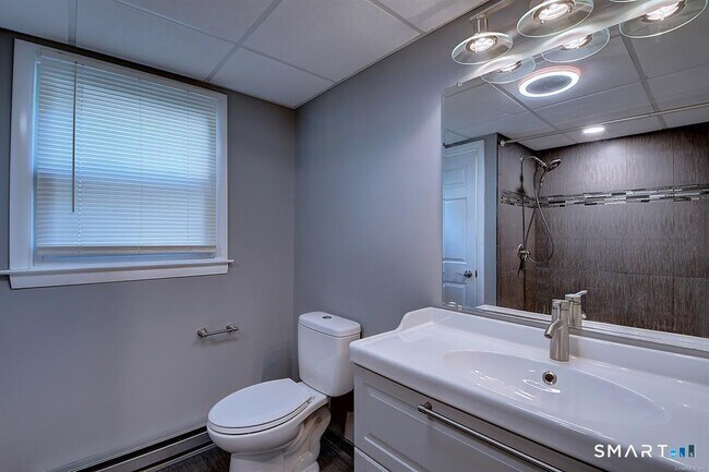 Building Photo - 115 Heywood Dr