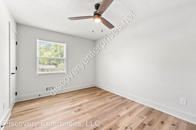 Building Photo - 4 br, 2.5 bath House - 9149 Homewood Dr.