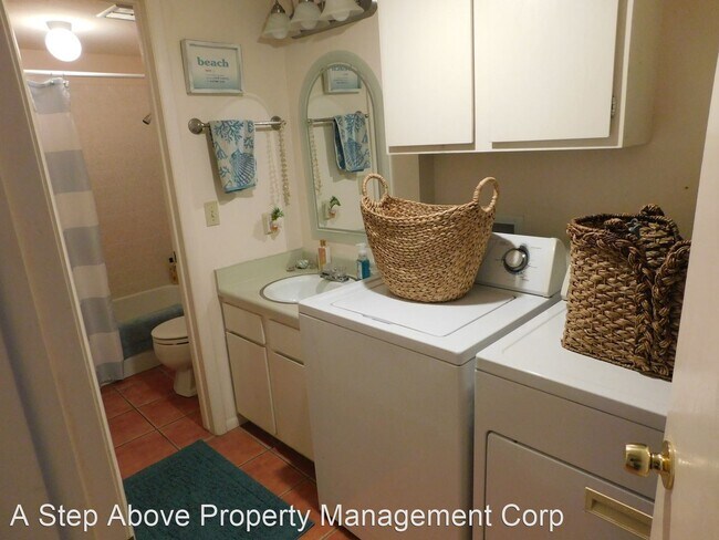 Building Photo - 2 br, 2 bath House - 961 Lakeside Drive #205