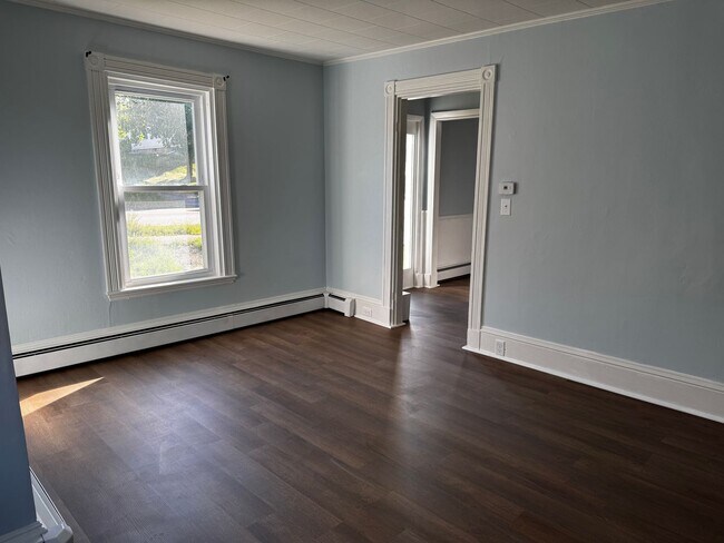 Building Photo - Spacious 3 Bedroom, 1.5 Bath House for Rent in Brewer