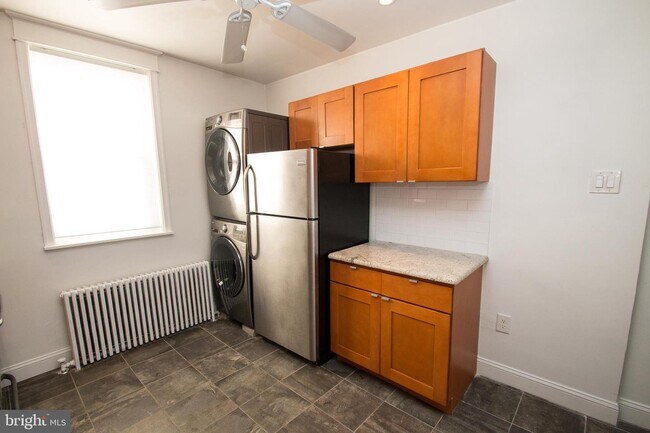 Building Photo - 1129 McKean St