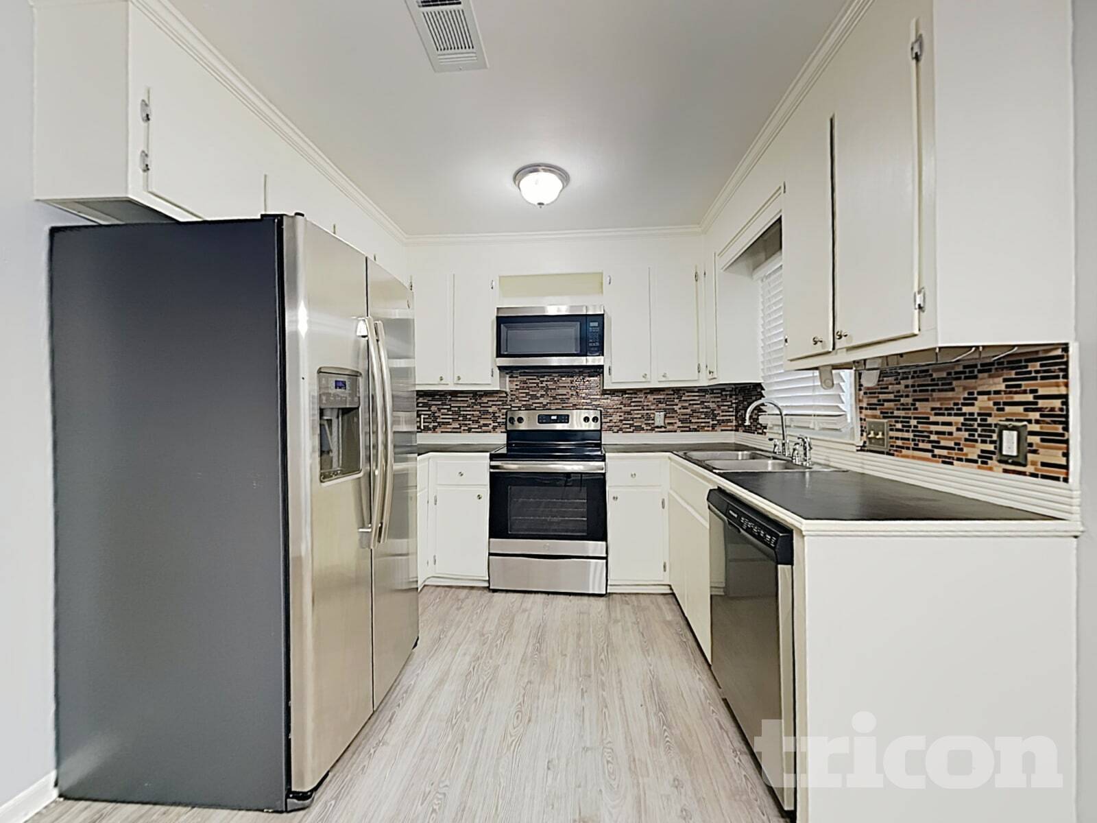 Building Photo - 202 River Song Rd