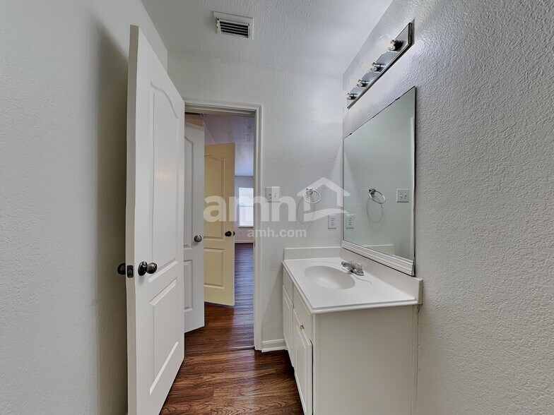 Building Photo - 11322 Flying Geese Ln