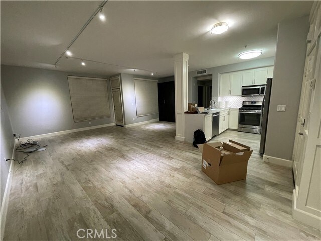 Building Photo - 13044 Pacific Promenade