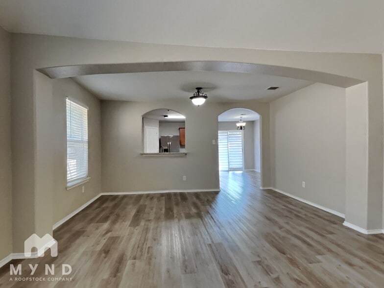 Building Photo - 6614 Estes Flats